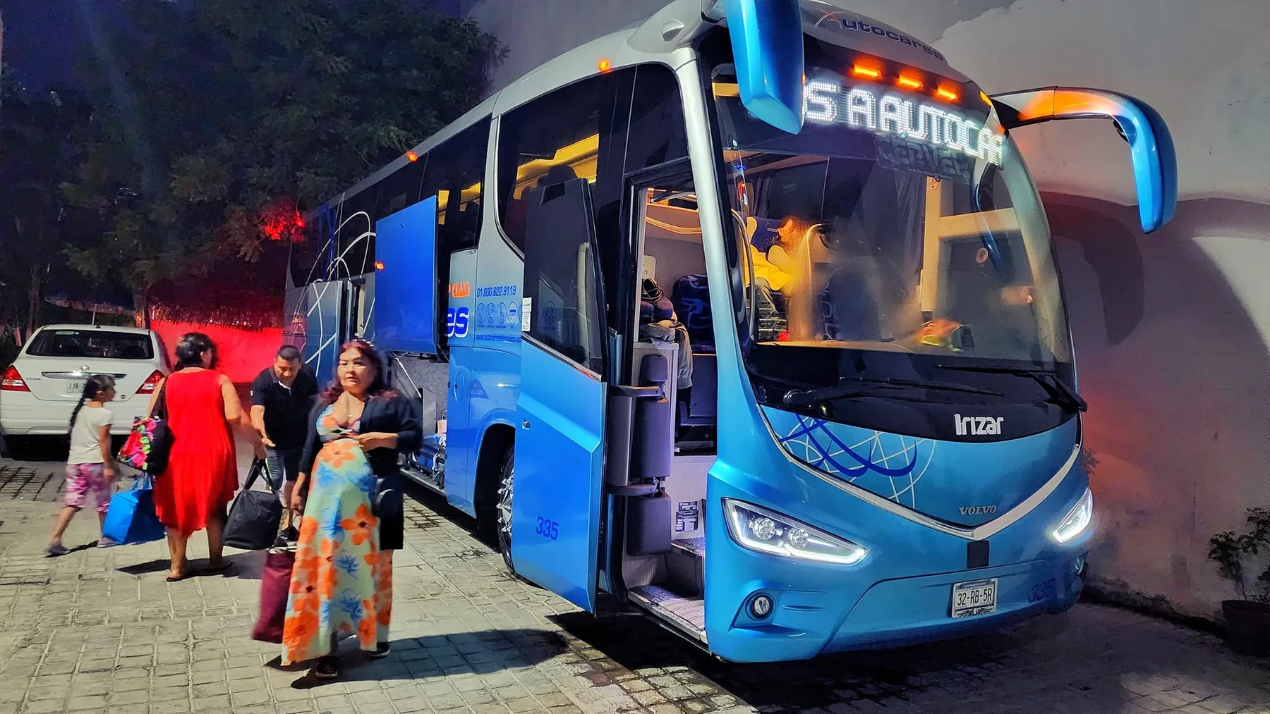 Autobús CerVer listo para excursión